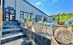 Le Blue Guesthouse